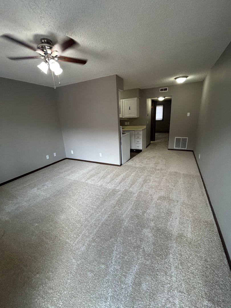 Apartment for rent at 5137 Walker Ave, Lincoln, NE 68504