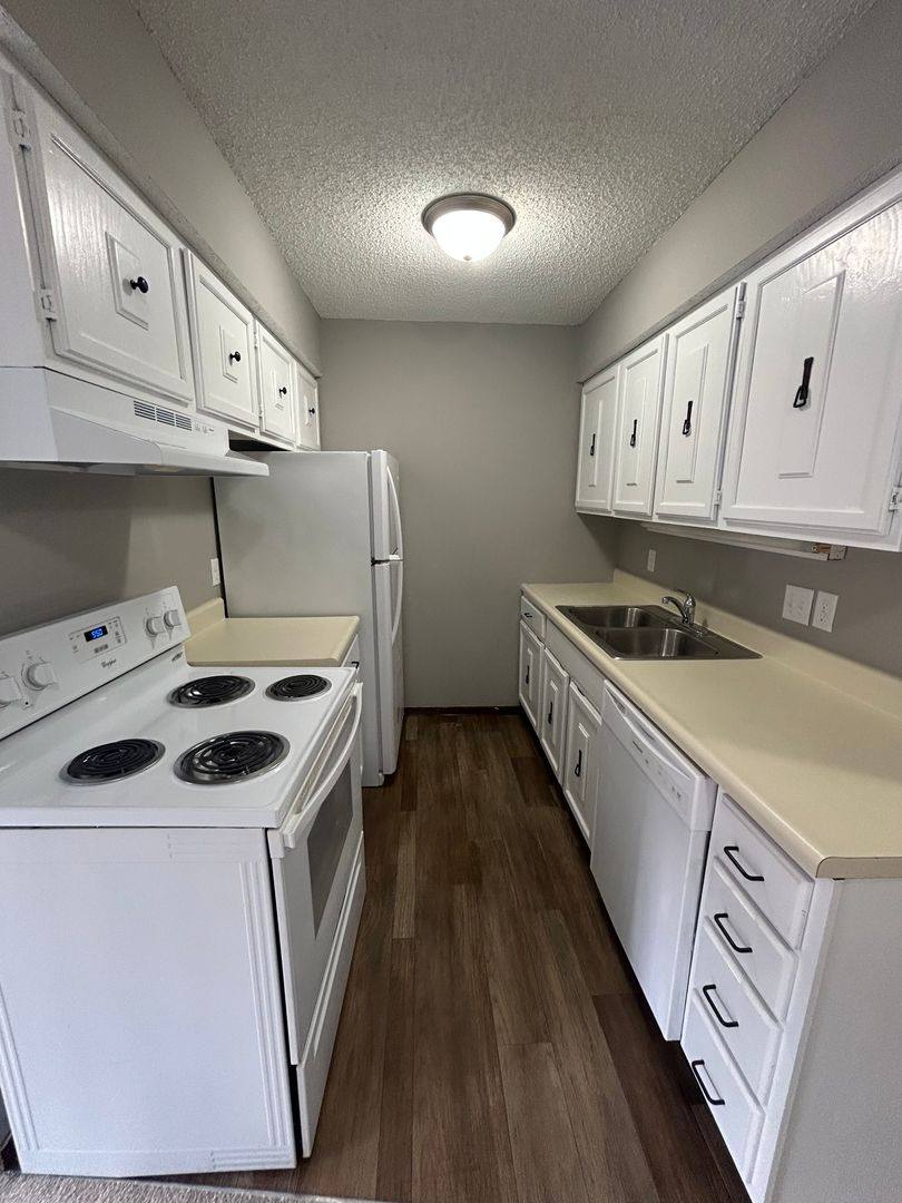 Apartment for rent at 5137 Walker Ave, Lincoln, NE 68504