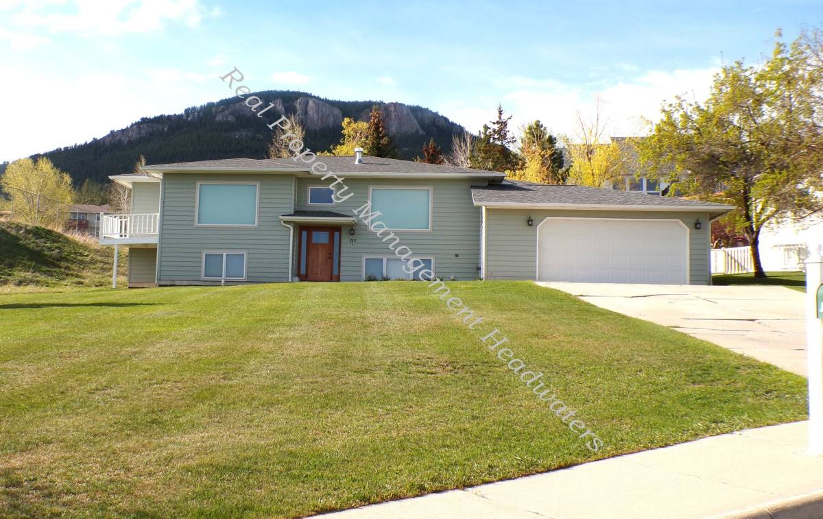 House for rent at 717 Joslyn St, Helena, MT 59601