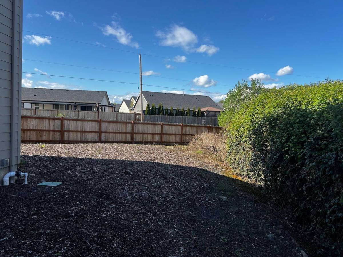Townhouse for rent at 2441 & 2443 Roll Tide Court, Lebanon, OR 97355