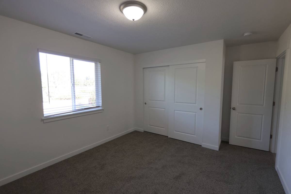 Townhouse for rent at 2441 & 2443 Roll Tide Court, Lebanon, OR 97355