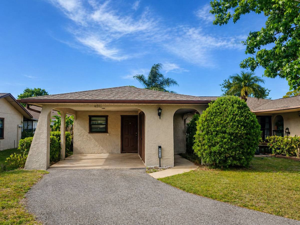Apartment for rent at 4810 Ho Wil Lane, Bradenton, FL 34207