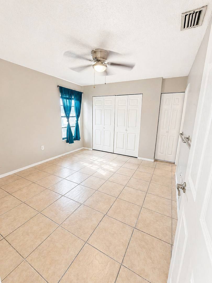 Apartment for rent at 4810 Ho Wil Lane, Bradenton, FL 34207