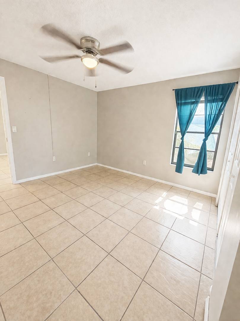 Apartment for rent at 4810 Ho Wil Lane, Bradenton, FL 34207