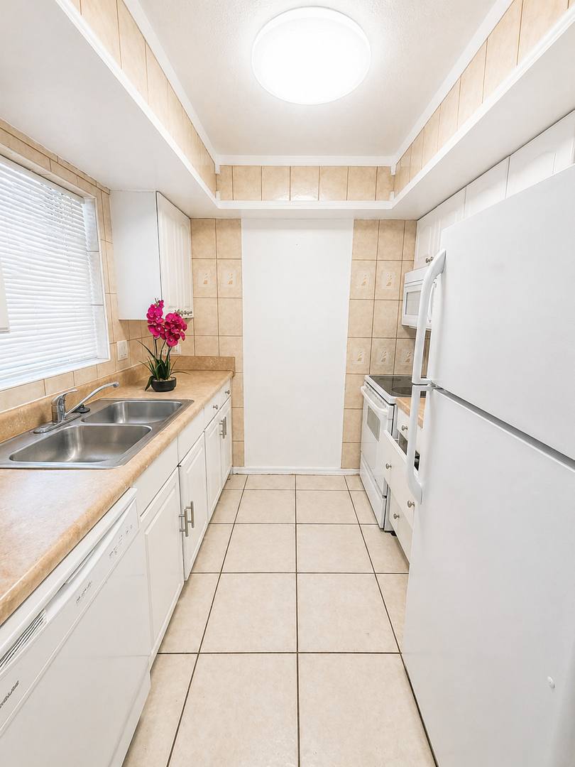 Apartment for rent at 4810 Ho Wil Lane, Bradenton, FL 34207