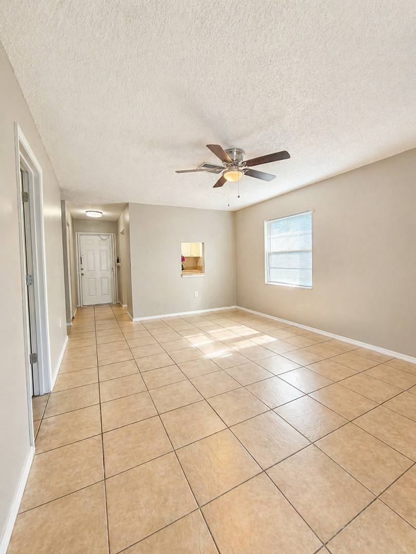 Apartment for rent at 4810 Ho Wil Lane, Bradenton, FL 34207