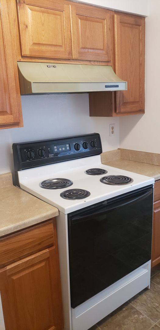 Apartment for rent at 109-111 SW Fleishauer Lane, McMinnville, OR 97128