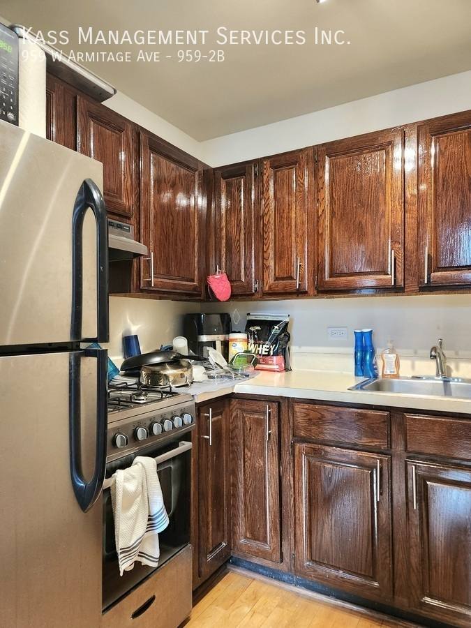 Apartment for rent at 959 W Armitage Ave #2B, Chicago, IL 60614
