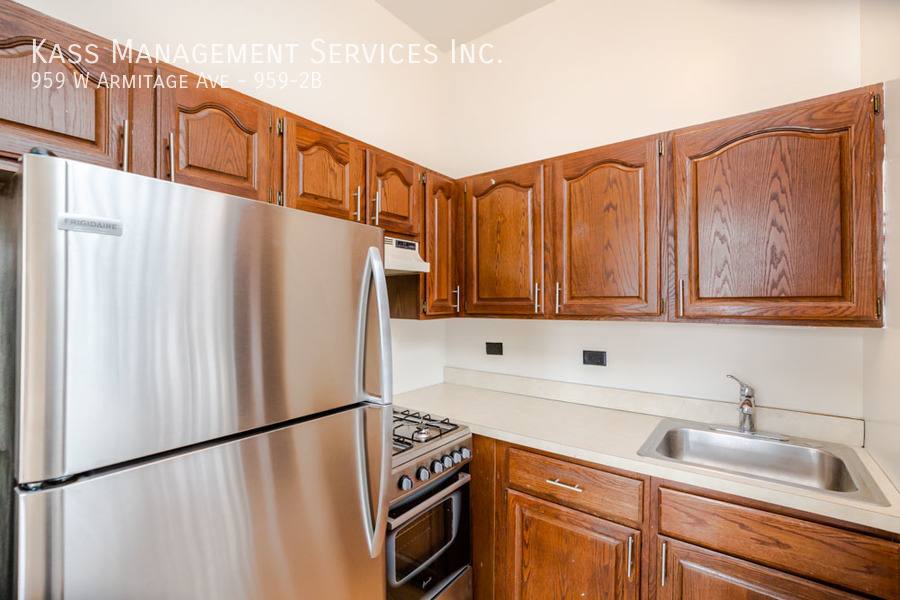 Apartment for rent at 959 W Armitage Ave #2B, Chicago, IL 60614