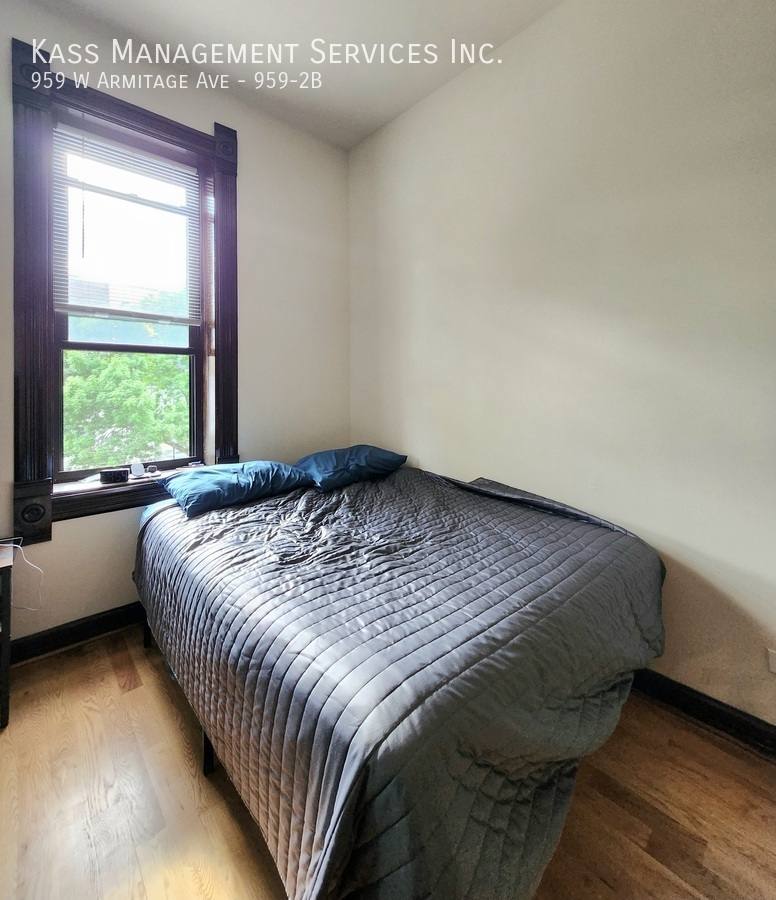Apartment for rent at 959 W Armitage Ave #2B, Chicago, IL 60614