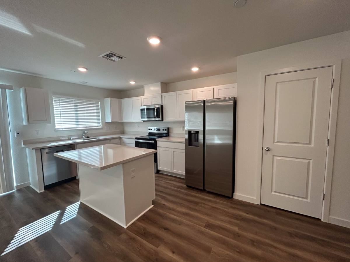 Apartment for rent at 805 Congaree Lane, Redding, CA 96001