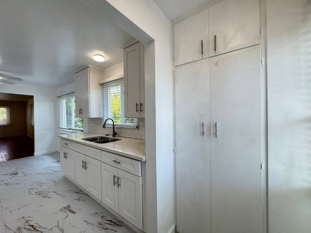 Apartment for rent at 1812 N Allen Ave, Pasadena, CA 91104