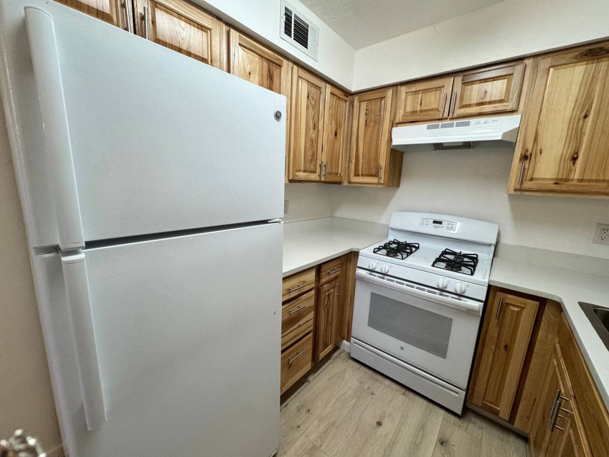 Apartment for rent at 12204 Candelaria Rd NE, Albuquerque, NM 87112