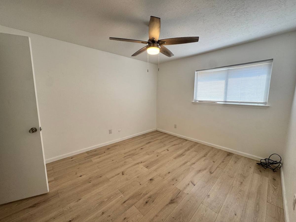 Apartment for rent at 12204 Candelaria Rd NE, Albuquerque, NM 87112