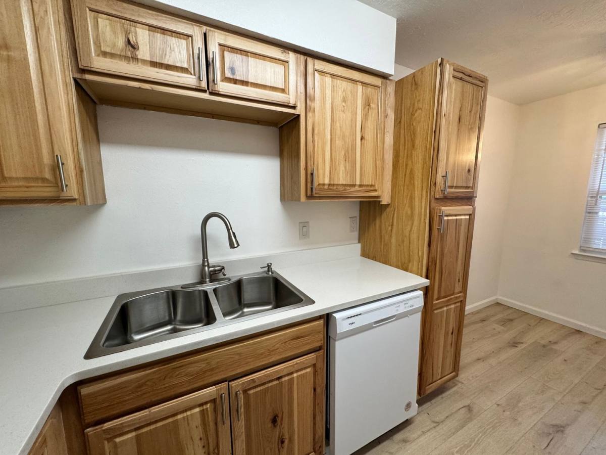 Apartment for rent at 12204 Candelaria Rd NE, Albuquerque, NM 87112