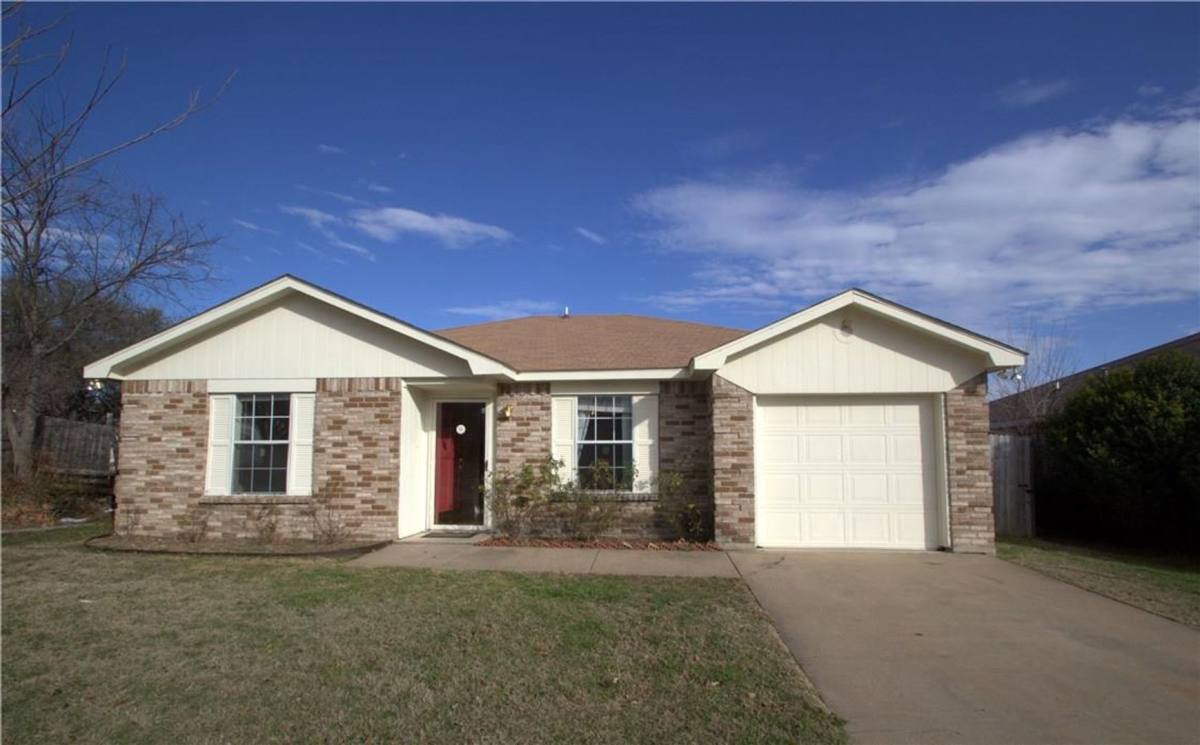 House for rent at 108 Prospector Court, Fort Worth, TX 76108