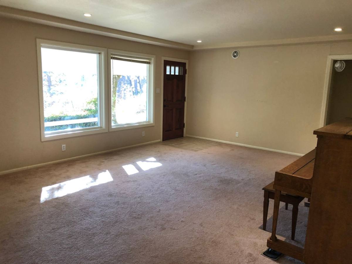 House for rent at 14645 Meadow Dr, Grass Valley, CA 95945