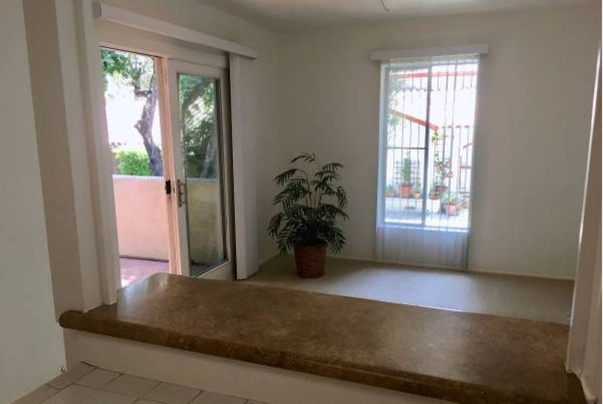 Apartment for rent at 285 W California Ave, Pasadena, CA 91105