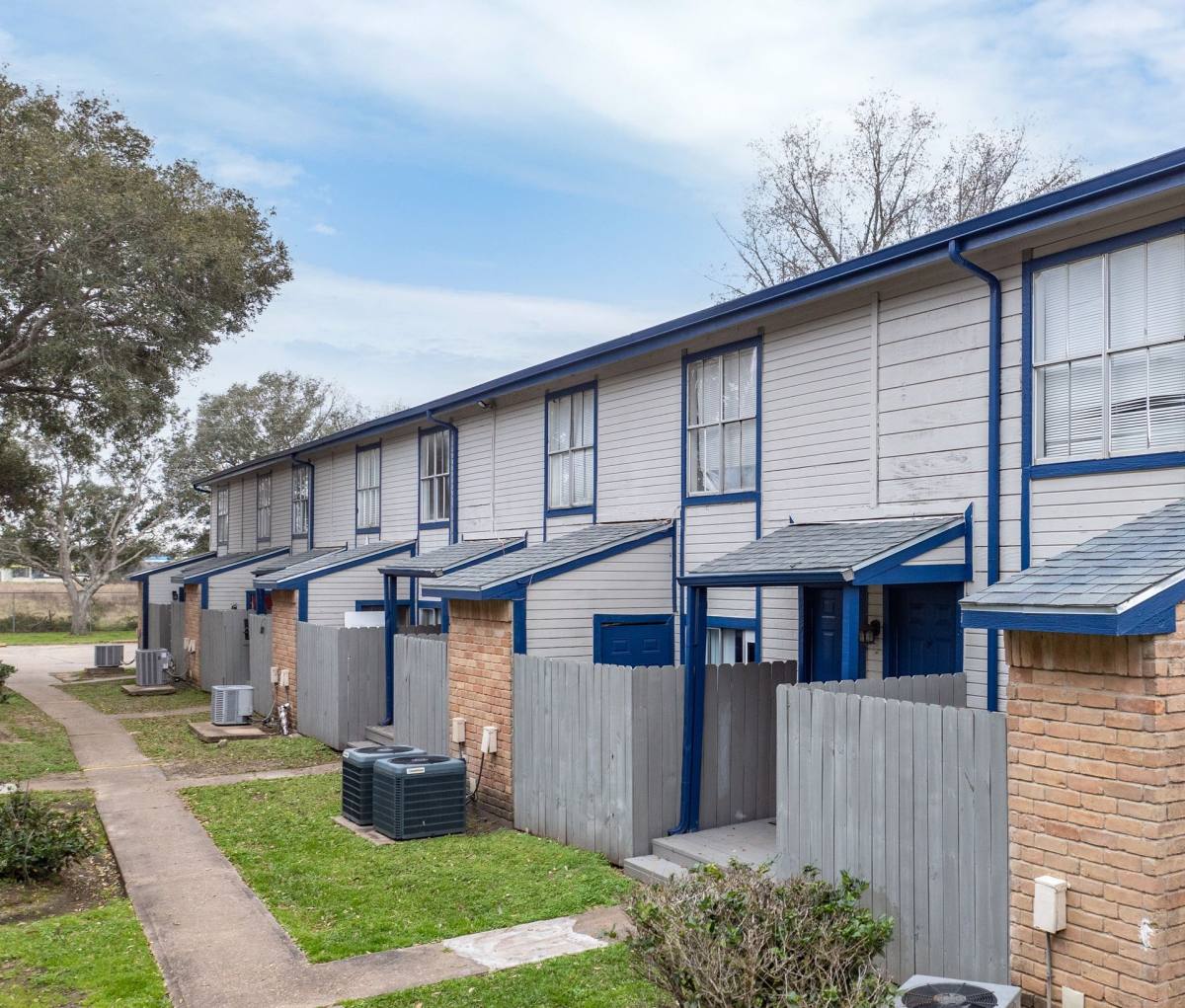 Apartment for rent at 5001 Ave F, Bay City, TX 77414