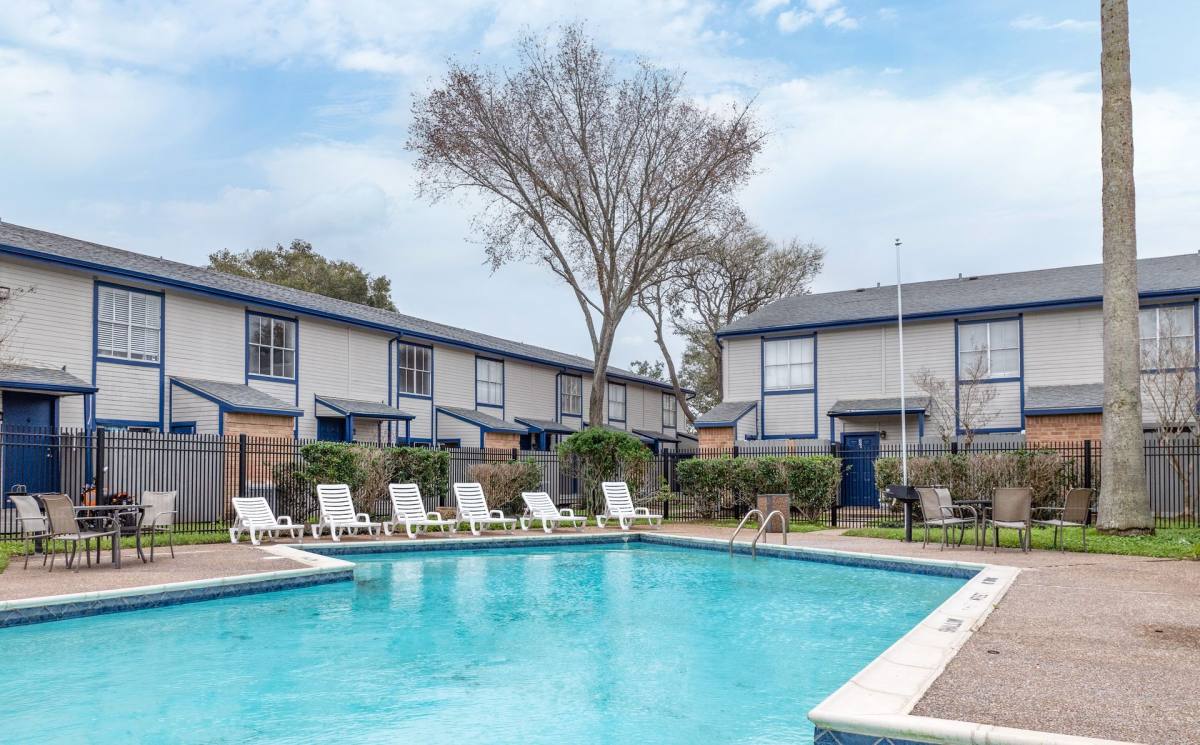 Apartment for rent at 5001 Ave F, Bay City, TX 77414