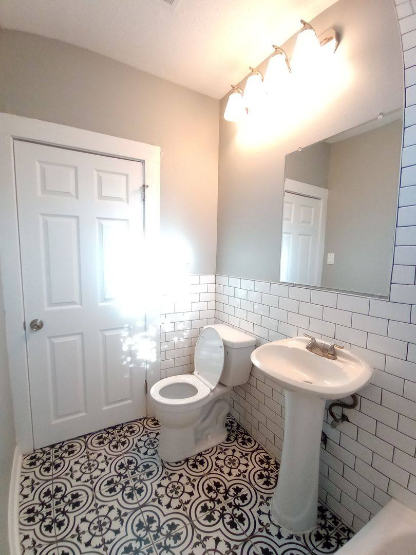 Apartment for rent at 127-29 David 4130-32 Iberville St, New Orleans, LA 70119