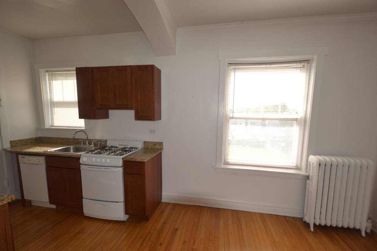 Apartment for rent at 4402 N Rockwell St, Chicago, IL 60618