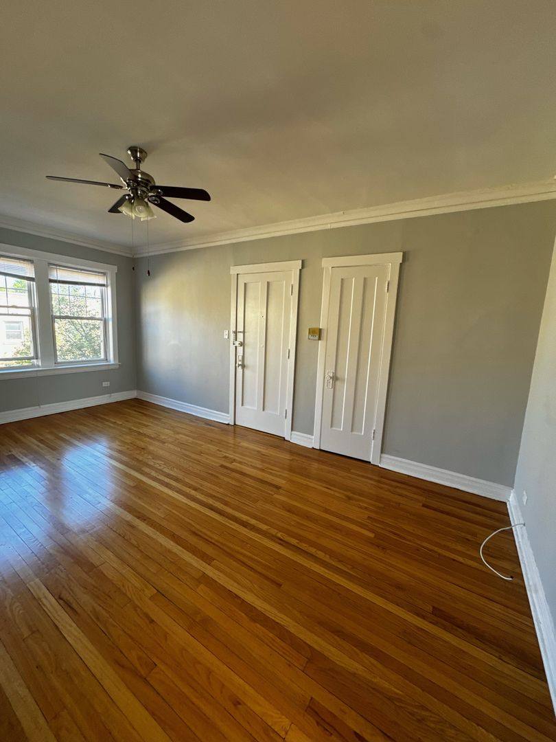 Apartment for rent at 4402 N Rockwell St, Chicago, IL 60618