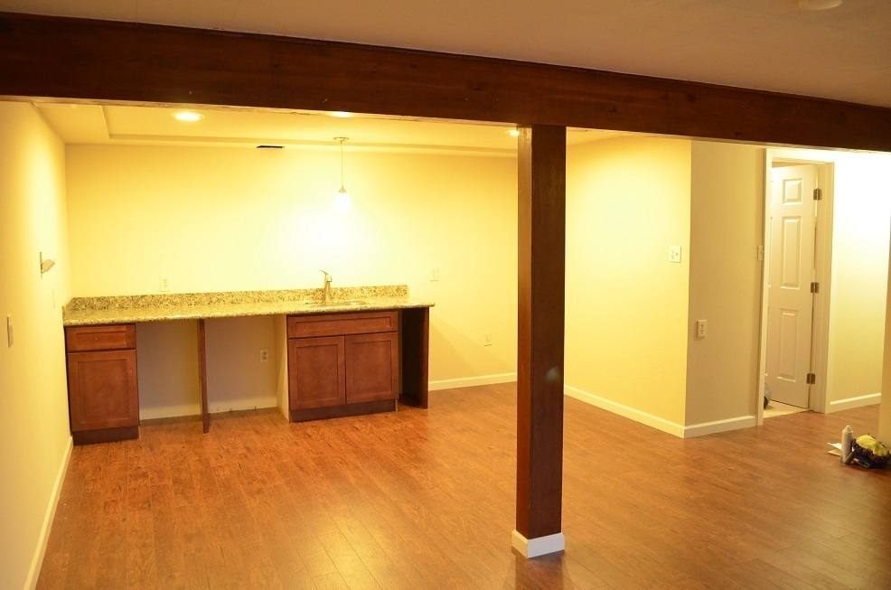 House for rent at 16426 SE 9th St, Bellevue, WA 98008