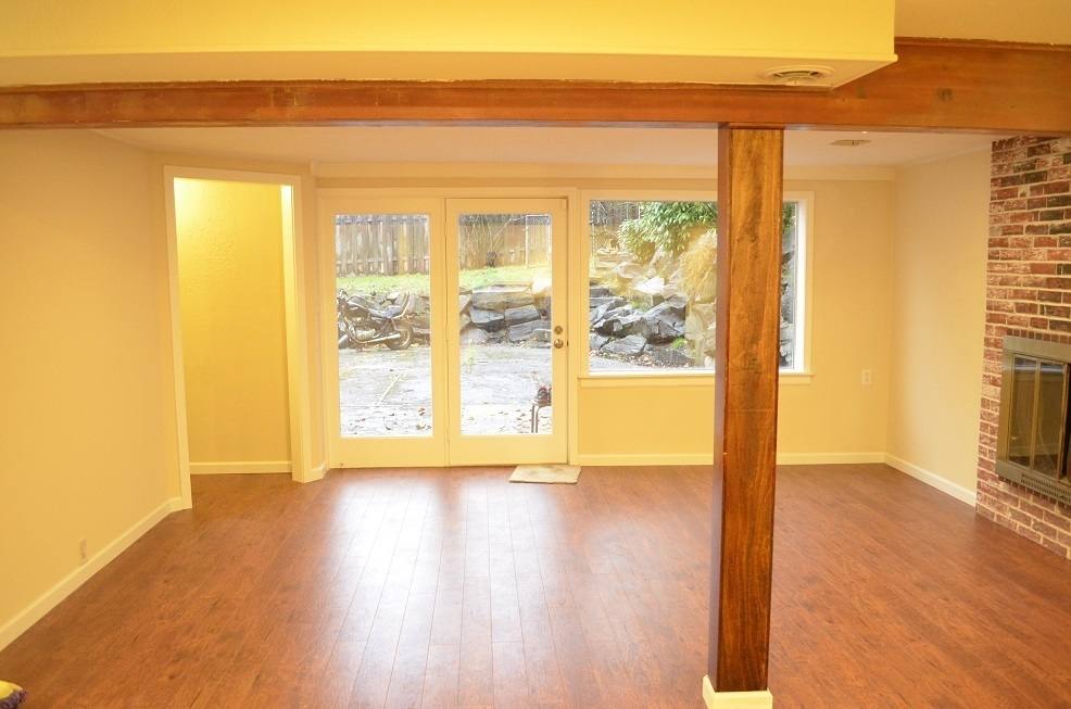 House for rent at 16426 SE 9th St, Bellevue, WA 98008