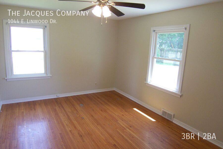 House for rent at 1044 E Linwood Dr, Springfield, MO 65807