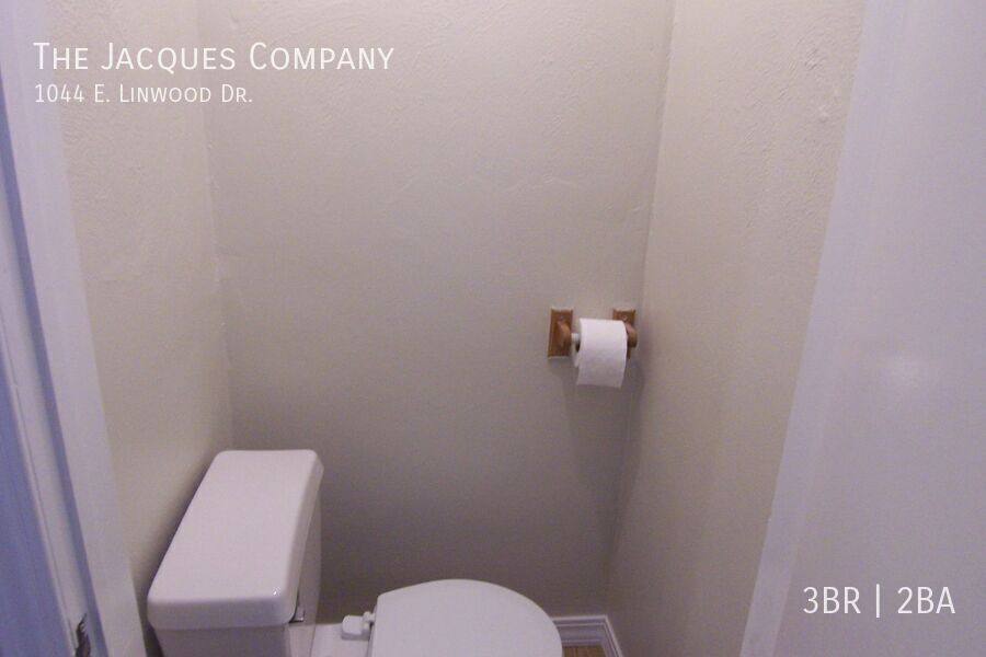 House for rent at 1044 E Linwood Dr, Springfield, MO 65807
