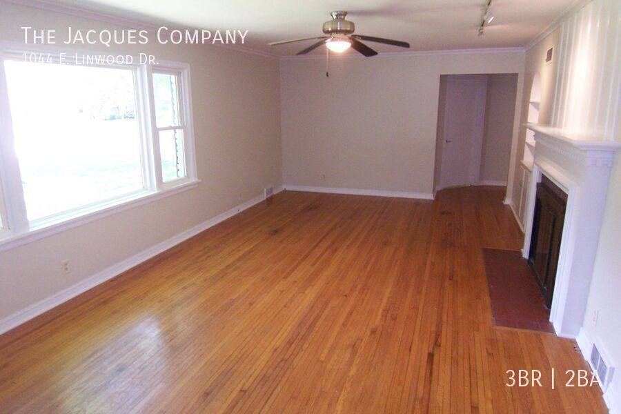 House for rent at 1044 E Linwood Dr, Springfield, MO 65807