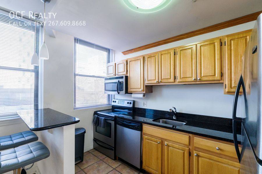 Condo for rent at 1939 Chestnut St #3B, Philadelphia, PA 19103