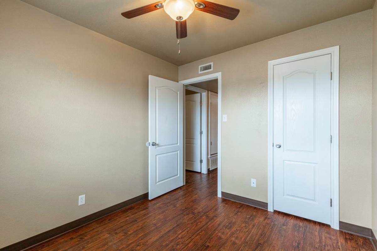 Apartment for rent at 1212 N 2nd Ave, Durant, OK 74701