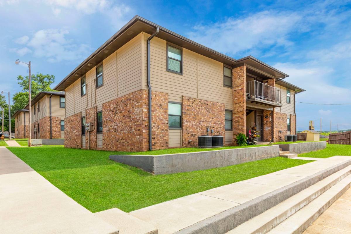 Apartment for rent at 1212 N 2nd Ave, Durant, OK 74701