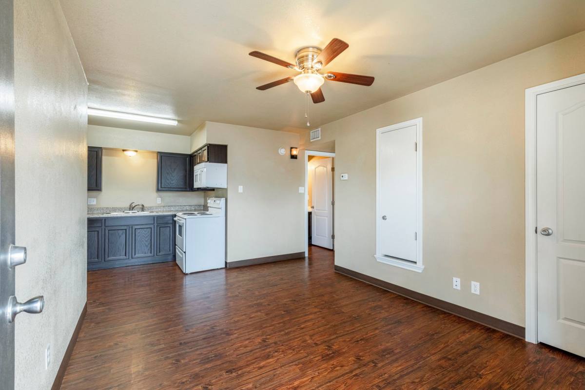 Apartment for rent at 1212 N 2nd Ave, Durant, OK 74701