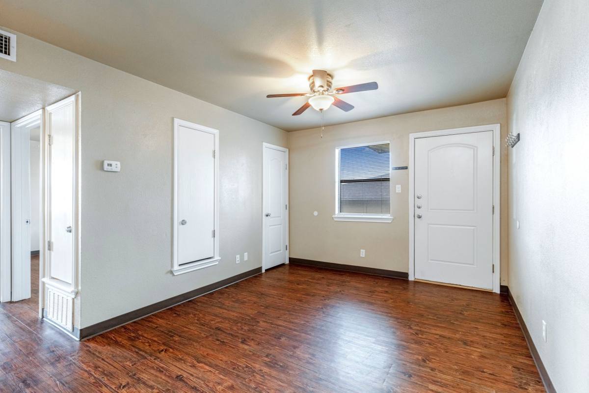 Apartment for rent at 1212 N 2nd Ave, Durant, OK 74701
