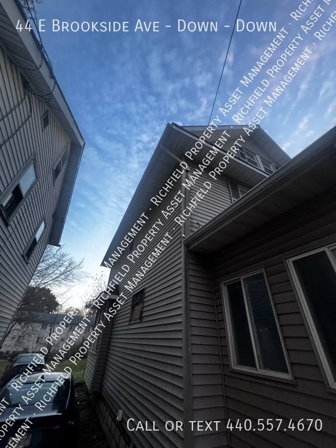 Apartment for rent at 44 E Brookside Ave #DOWN, Akron, OH 44301