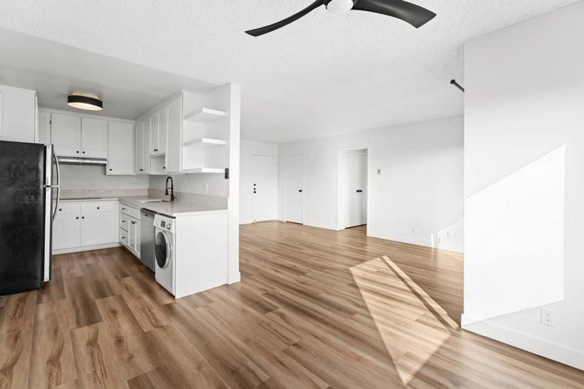 Apartment for rent at 1332 N Vista St, Los Angeles, CA 90046
