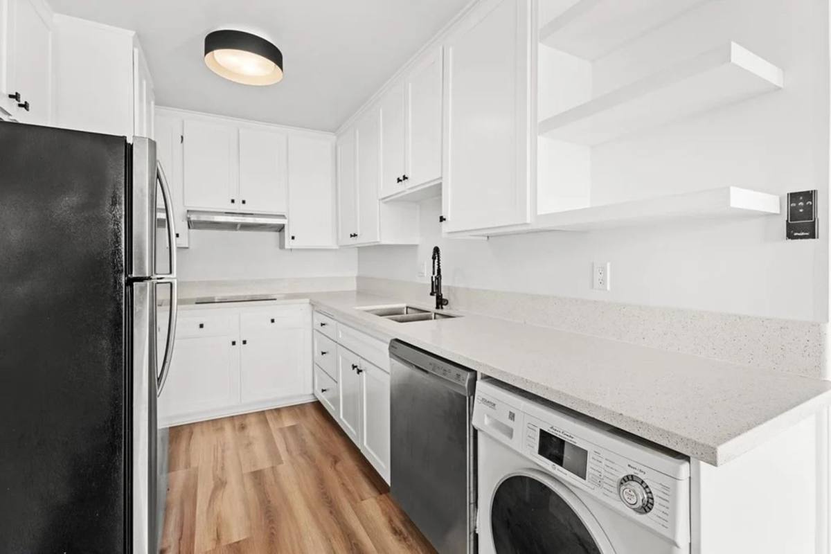 Apartment for rent at 1332 N Vista St, Los Angeles, CA 90046