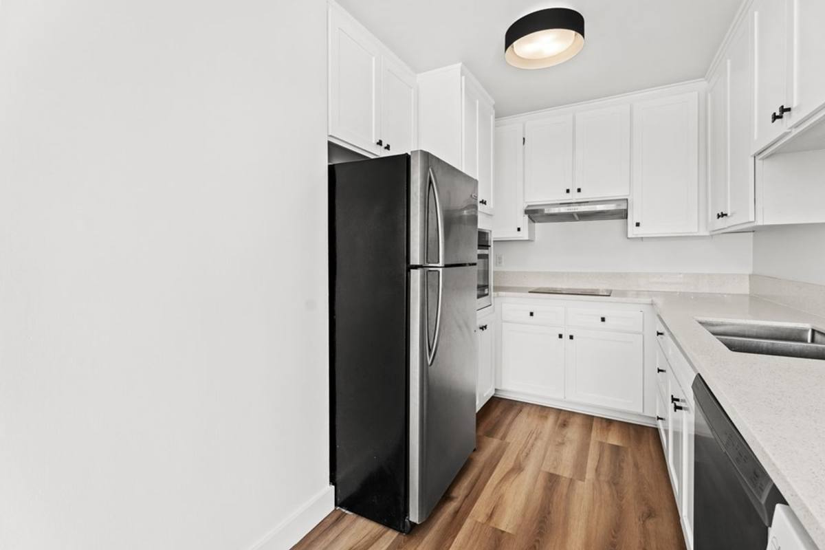 Apartment for rent at 1332 N Vista St, Los Angeles, CA 90046