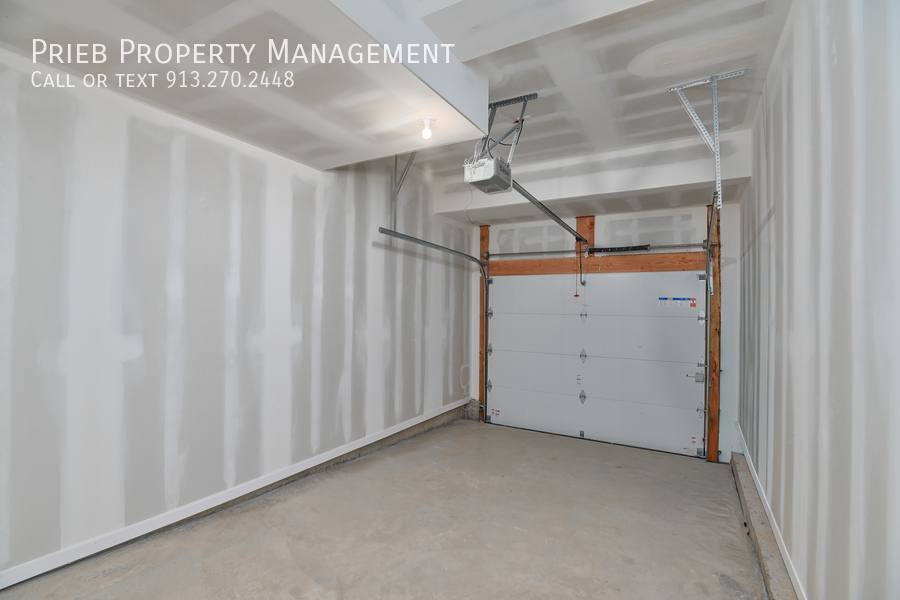 Townhouse for rent at 3219 N 103rd Place #BUILDING 34, Kansas City, KS 66109