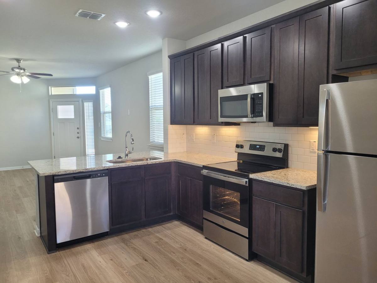 Townhouse for rent at 320 Caleb Court, Cibolo, TX 78108