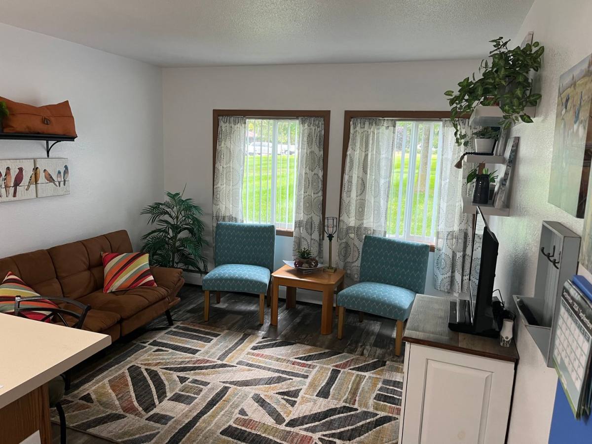 Apartment for rent at 105 Sunnyslope Rd, Morris, MN 56267