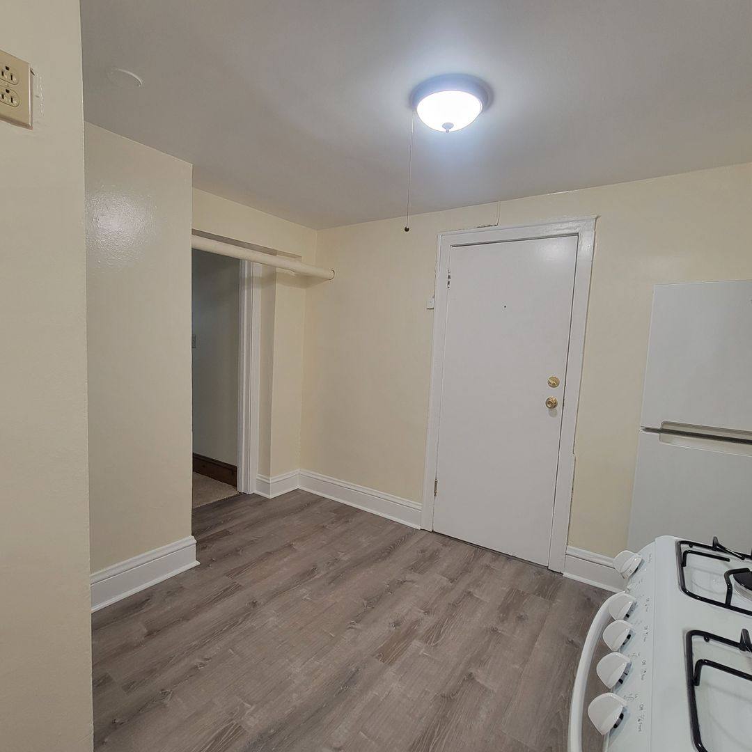 Apartment for rent at 1425 Grand Ave, St. Paul, MN 55105