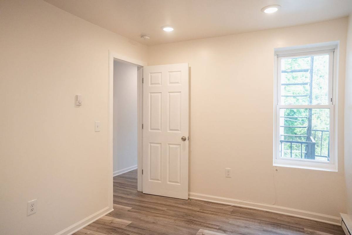 Apartment for rent at 289 E Fairview St, Allentown, PA 18109