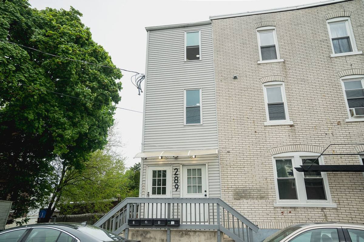 Apartment for rent at 289 E Fairview St, Allentown, PA 18109