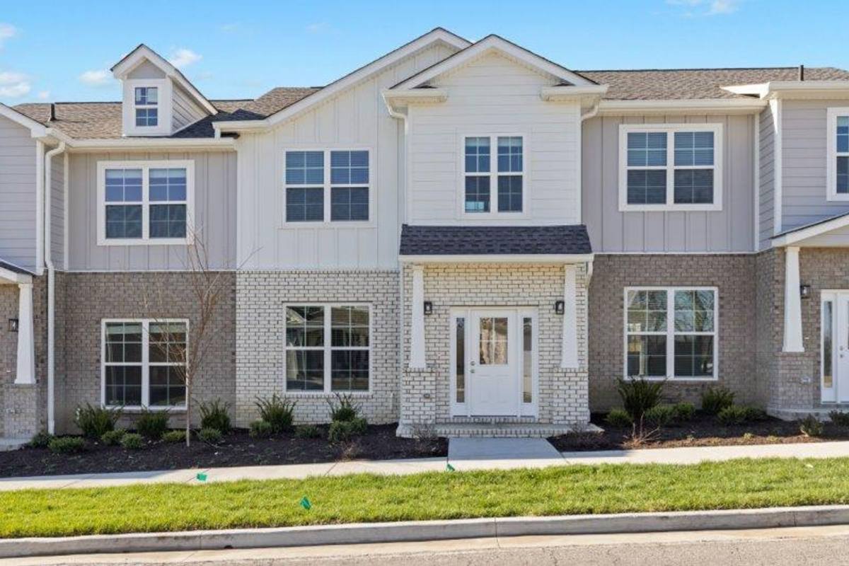 Townhouse for rent at 802 Old Town Circle, Hendersonville, TN 37075