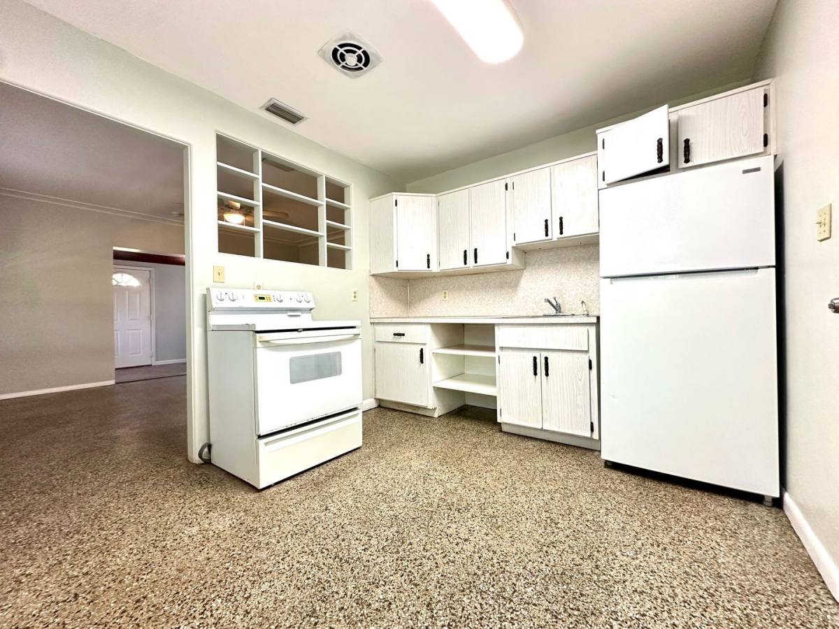 House for rent at 2506 54th St S, Saint Petersburg, FL 33707