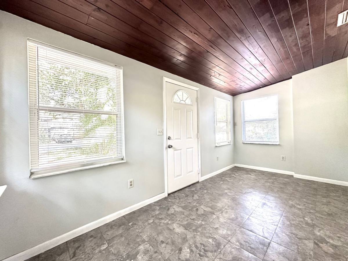 House for rent at 2506 54th St S, Saint Petersburg, FL 33707